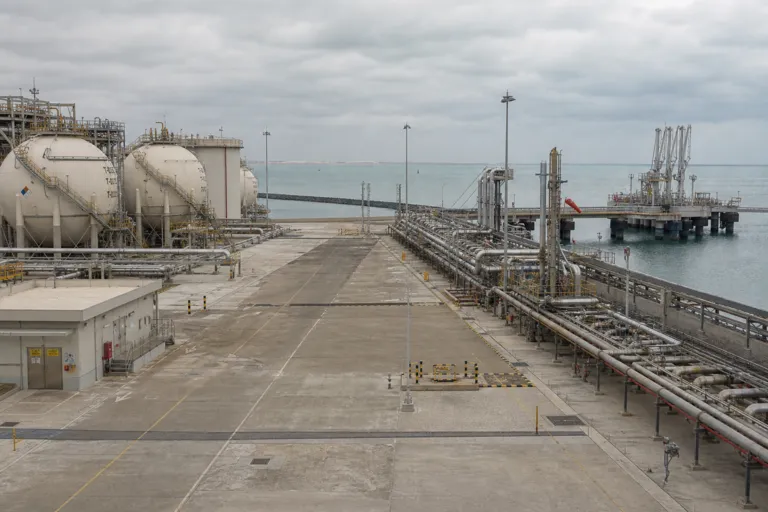 Green Hydrogen in Abu Dhabi: The Mubadala-adnoc-adq Alliance and an Export Economy Taking Shape for 2026 in the Abu Dhabi Green Hydrogen Market